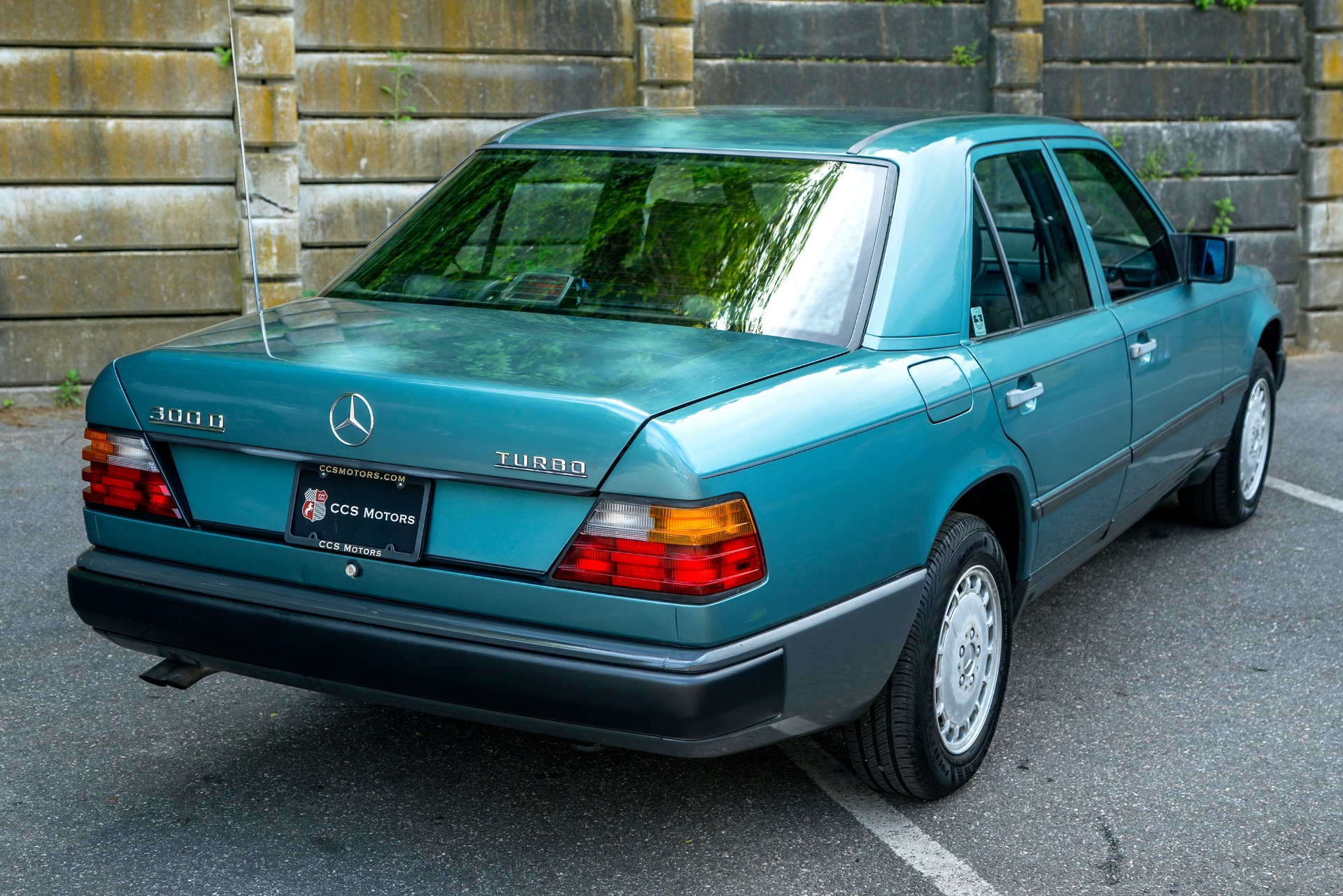 Мерседес e 300d