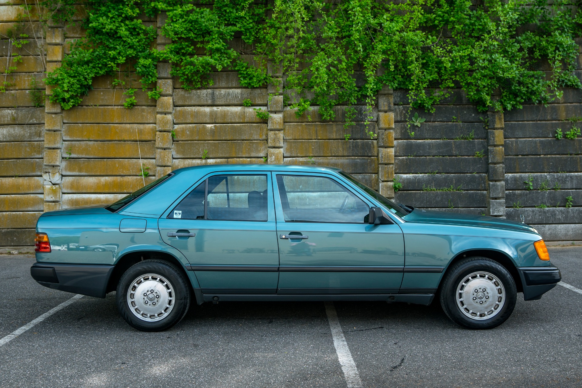 Мерседес e 300d