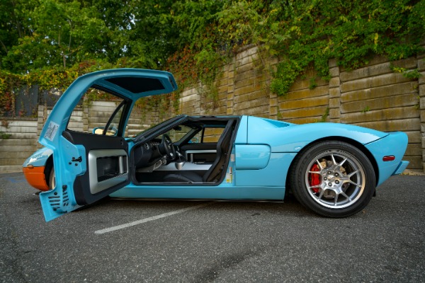 Used-2006-Ford-GT-1-Owner