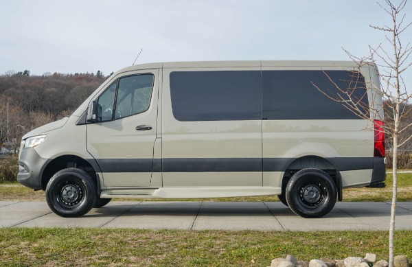 Used-2022-Mercedes-Benz-Sprinter-Luxury-2500