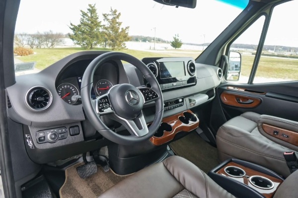 Used-2022-Mercedes-Benz-Sprinter-Luxury-2500
