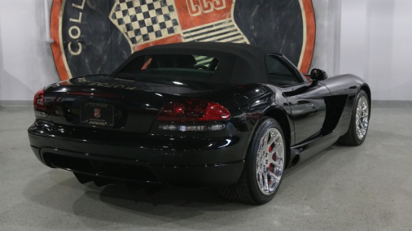 Used-2004-Dodge-Viper-SRT-10